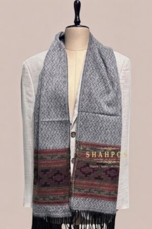 Men Gray patterned Cashmere wool Blend muffler with fringes.