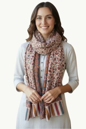 Wool blend Soft Touch shawl with a delicate floral and paisley pattern